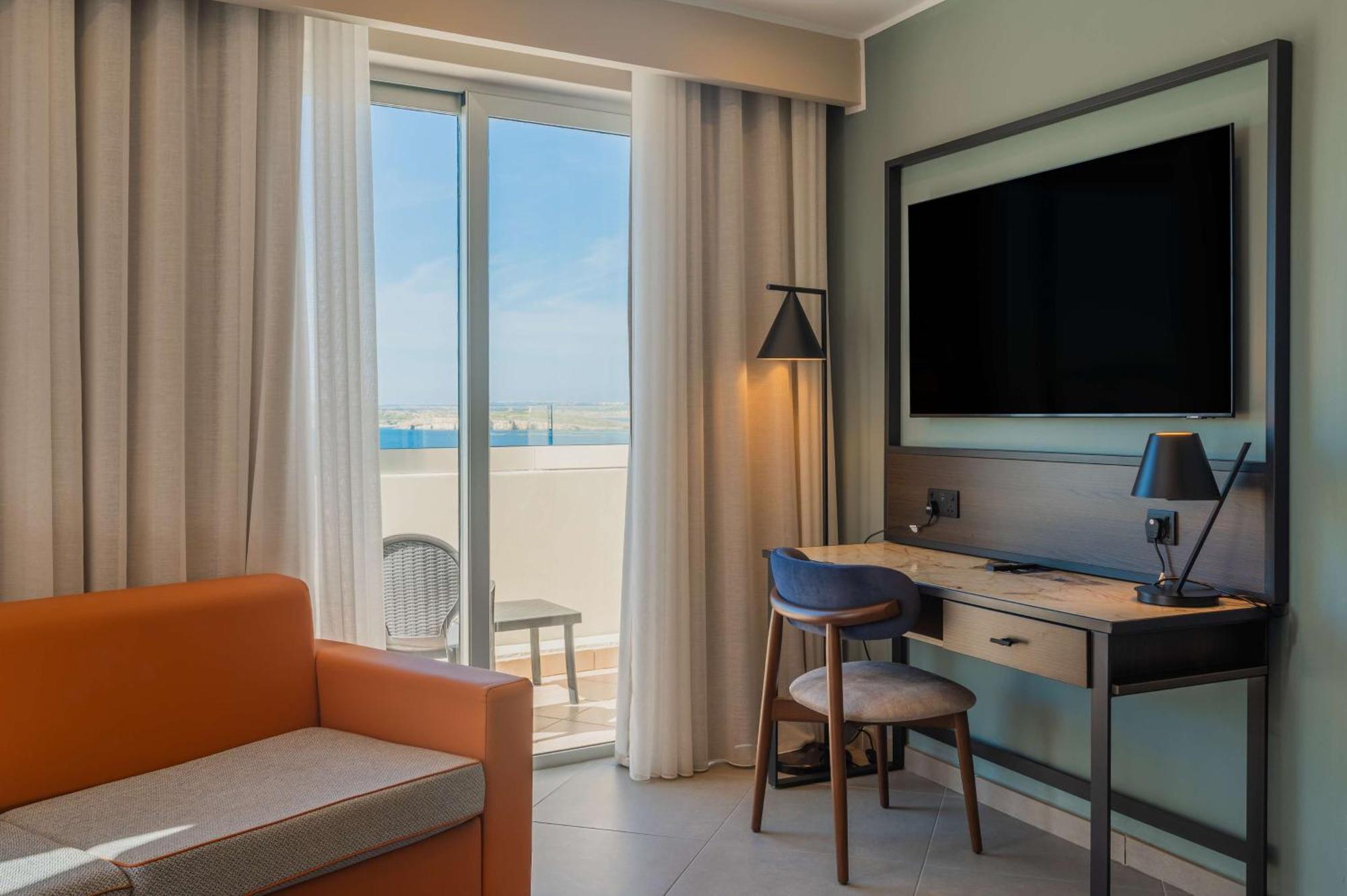 Superior Twin Room Sofa Bed Sea View