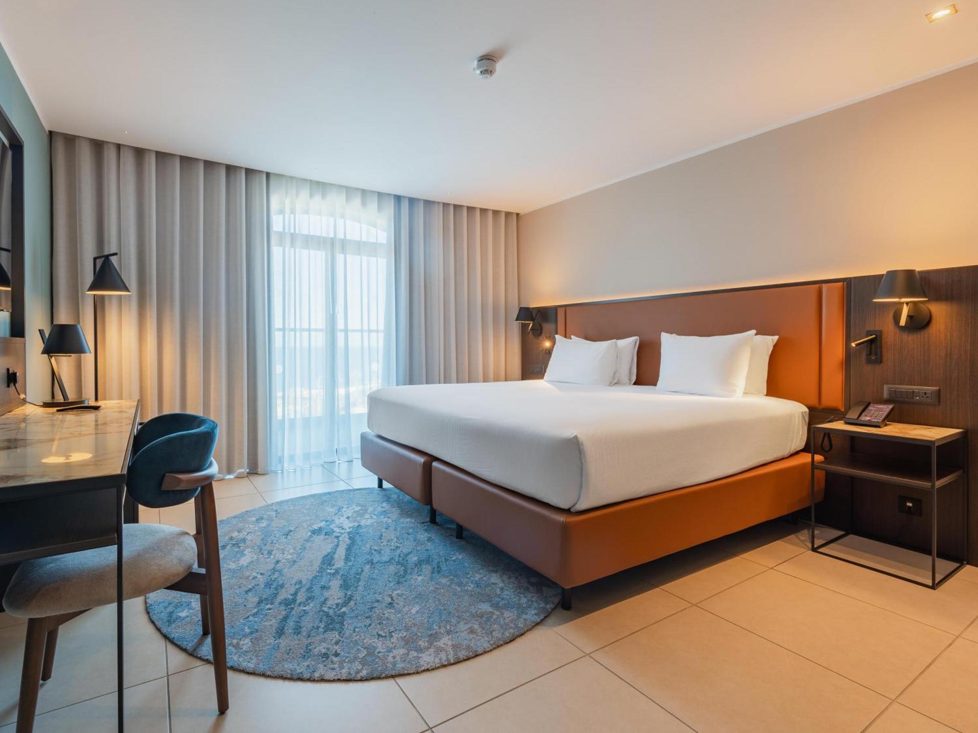 Queen Room Sea View